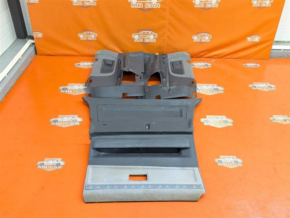 Салон MERCEDES-BENZ Vito W638 (1996 - 2003) фото 1 — Разборка Мерседес