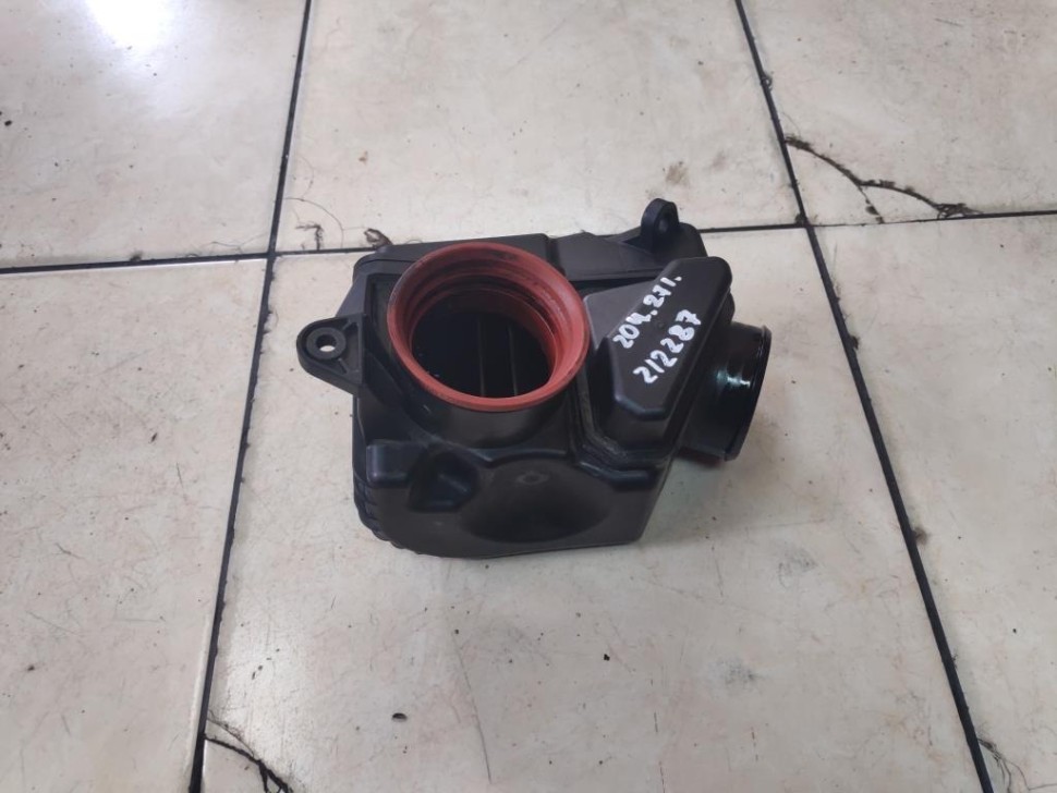 Резонатор воздушного фильтра MERCEDES-BENZ C-класс W204/S204 (2006 - 2011) фото 1 — Разборка Мерседес