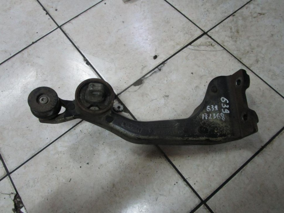 Кронштейн редуктора MERCEDES-BENZ Vito W639 рестайлинг (2010 - 2014) фото 1 — Разборка Мерседес