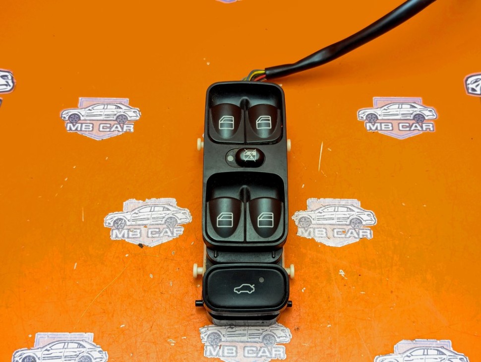 Блок кнопок стеклоподъемников MERCEDES-BENZ C-класс W203/S203/CL203 (2000 - 2004) фото 1 &mdash; Разборка Мерседес