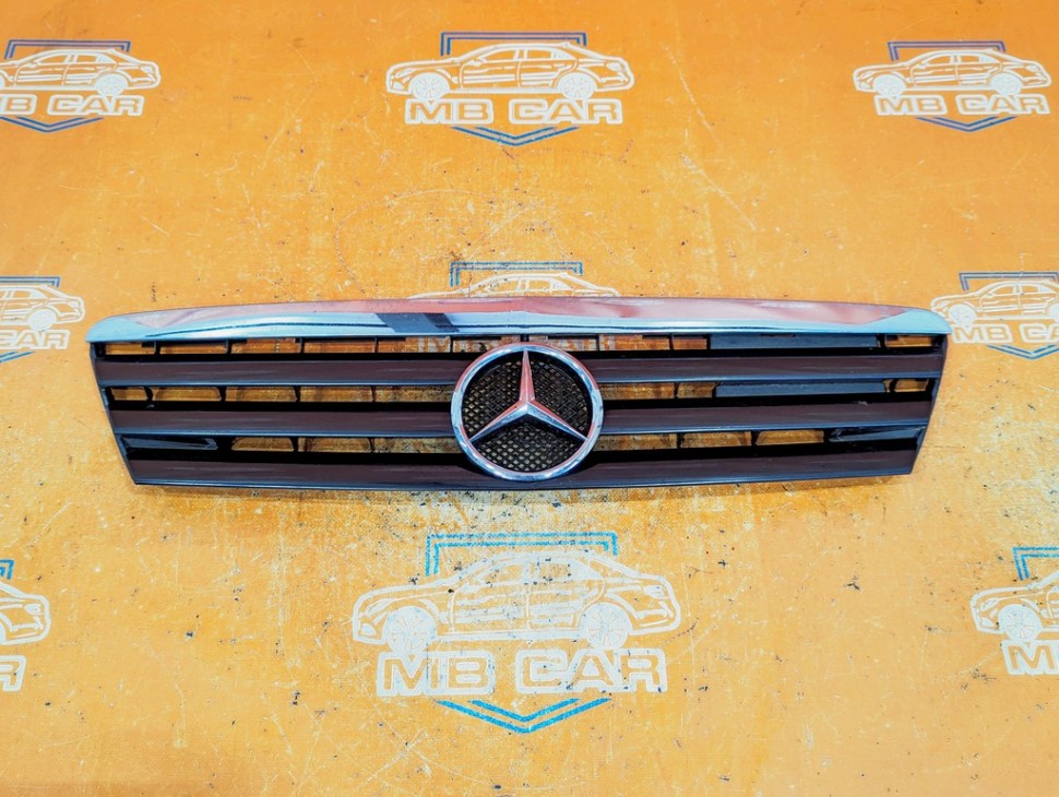 Решетка радиатора MERCEDES-BENZ A-класс W168 (1997 - 2001) фото 1 — Разборка Мерседес
