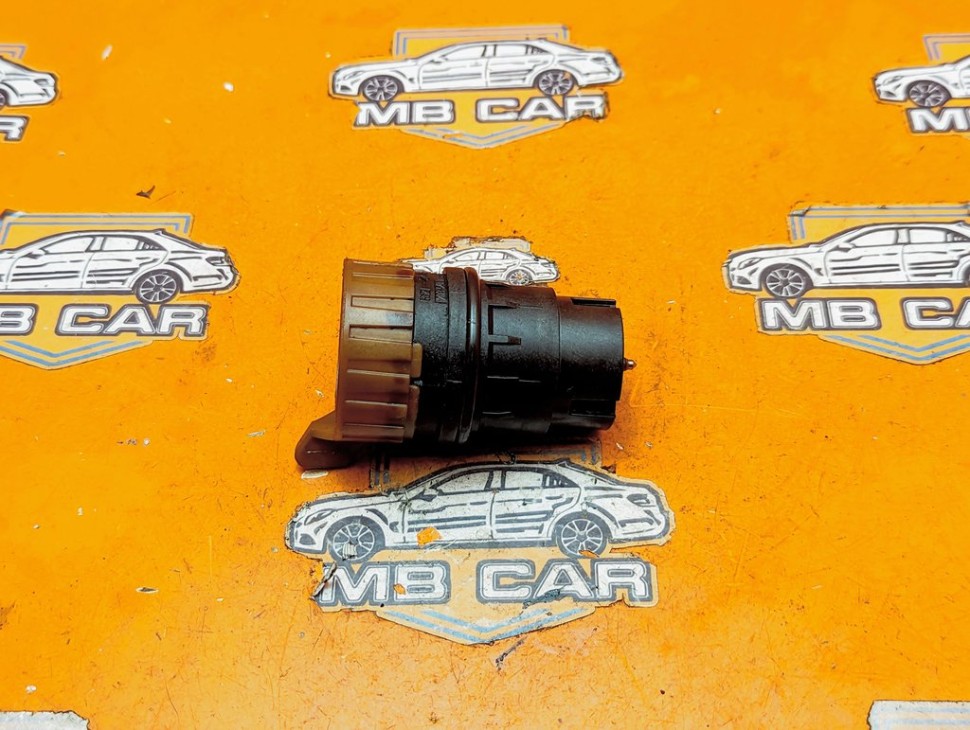 Разъем MERCEDES-BENZ E-класс W211/S211 (2002 - 2006) фото 1 &mdash; Разборка Мерседес