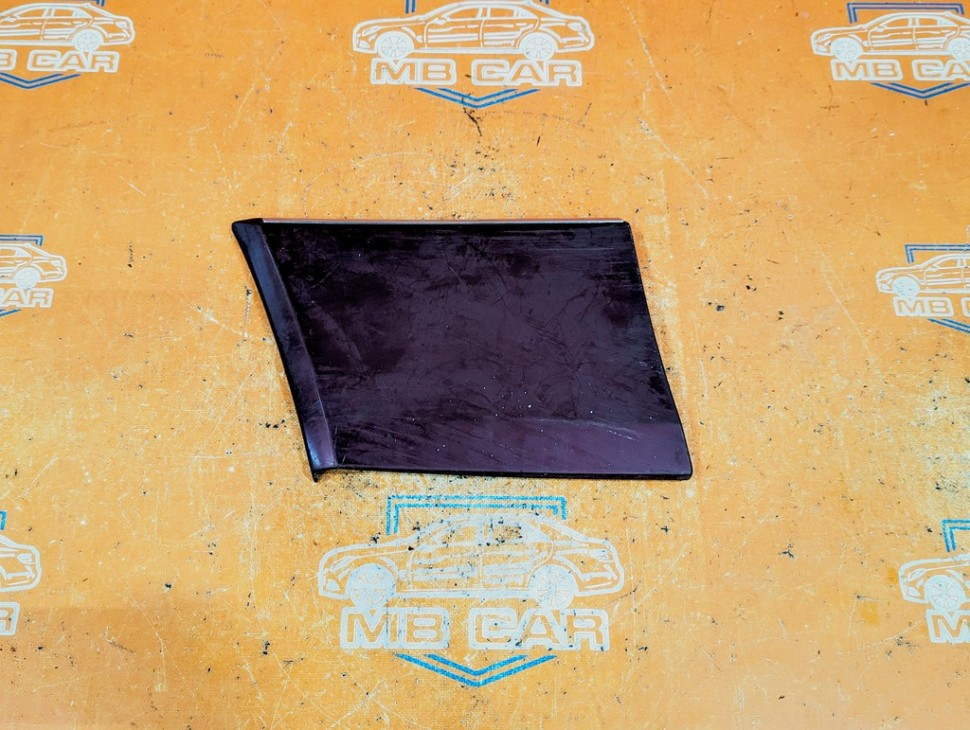 Молдинг крыла левый MERCEDES-BENZ E-класс W124/S124/C124/A124 (1984 - 1997) фото 1 — Разборка Мерседес