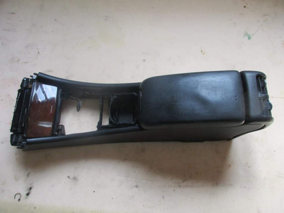 Подлокотник MERCEDES-BENZ C-класс W203/S203/CL203 рестайлинг (2004 - 2008) фото 1 — Разборка Мерседес