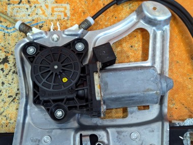 Стеклоподъемник передний правый MERCEDES-BENZ S-класс W220 (1998 - 2005) — Разборка Мерседес