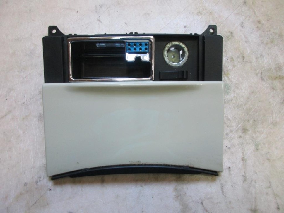 Пепельница MERCEDES-BENZ CL-класс AMG C216 рестайлинг (2010 - 2014) фото 1 — Разборка Мерседес