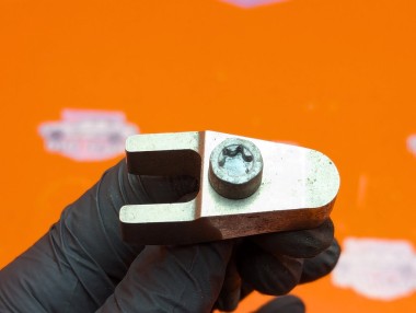 Кронштейн крепления форсунок MERCEDES-BENZ Sprinter W901-905 (1995 - 2006) &mdash; Разборка Мерседес