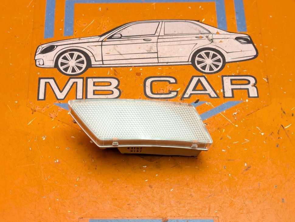 Плафон салона MERCEDES-BENZ C-класс W204/S204/С204 рестайлинг (2011 - 2015) C 180 1.6 7G-Tronic (156 л.с.) фото 1 &mdash; Разборка Мерседес