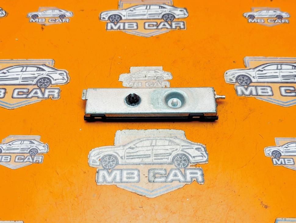 Усилитель антенны MERCEDES-BENZ C-класс W205/S205/C205/A205 (2014 - 2018) фото 1 — Разборка Мерседес