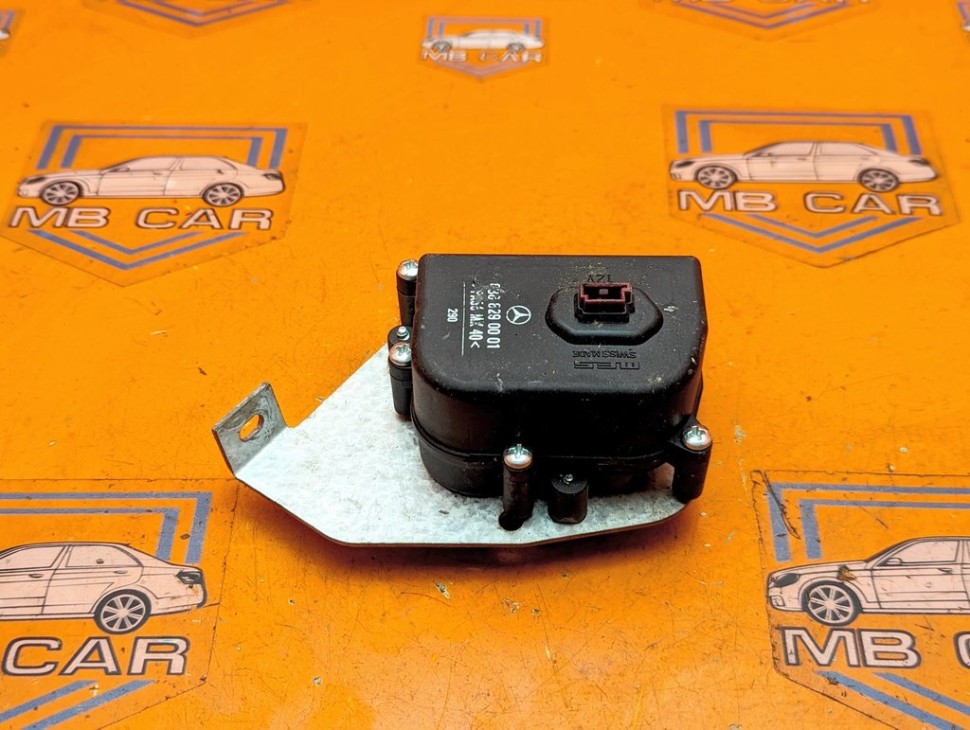 Моторчик задней форточки MERCEDES-BENZ V-класс W638/W639 (1996 - 2003) V 220 2.1 D AT (122 л.с.) фото 1 &mdash; Разборка Мерседес