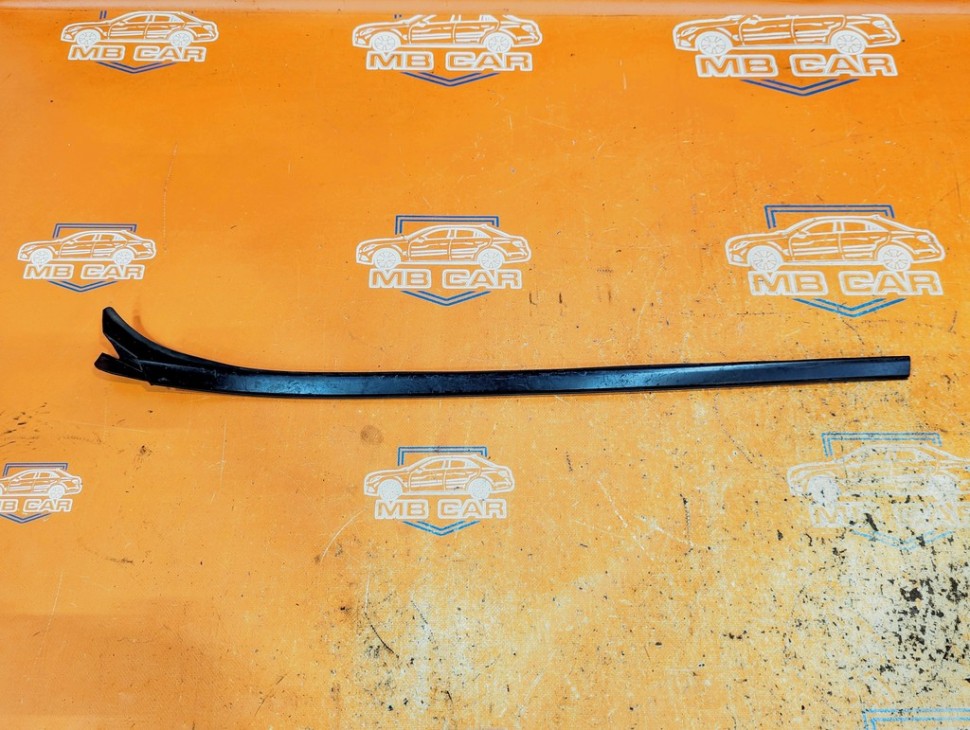 Молдинг лобового стекла MERCEDES-BENZ GLE-класс W166 (2015 - 2018) фото 1 — Разборка Мерседес