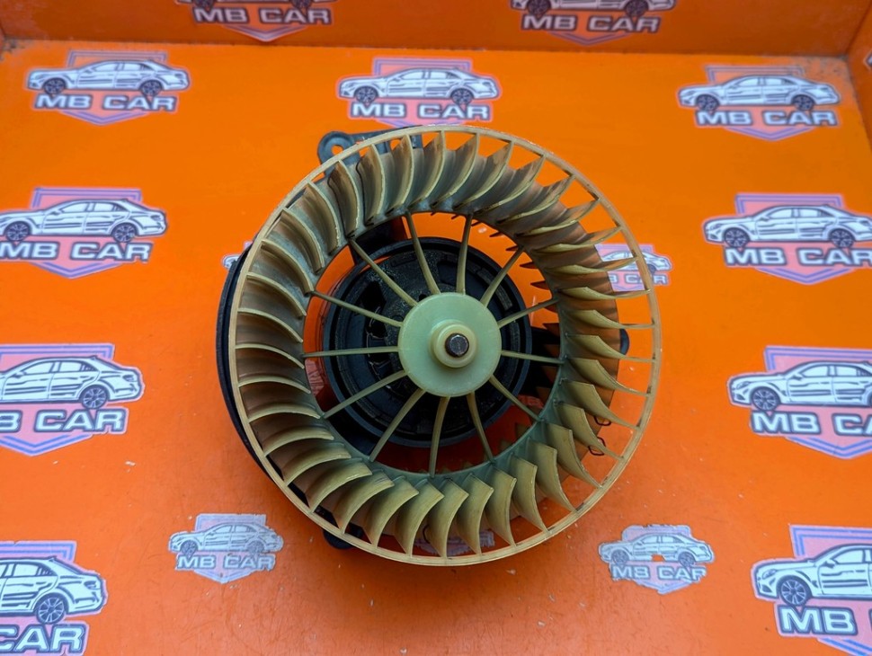 Моторчик печки MERCEDES-BENZ E-класс W124/S124/C124/A124 (1984 - 1997) фото 1 — Разборка Мерседес