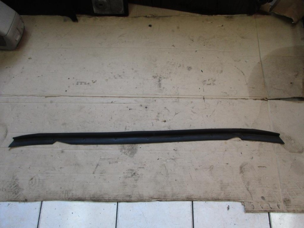 Уплотнитель MERCEDES-BENZ C-класс W203/S203/CL203 (2000 - 2004) фото 1 — Разборка Мерседес