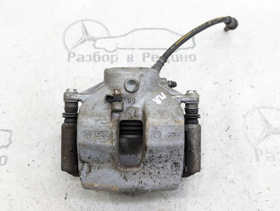 Суппорт передний правый MERCEDES-BENZ C-класс W204/S204 (2006 - 2011) фото 1 — Разборка Мерседес