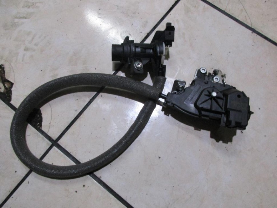 Замок багажника MERCEDES-BENZ C-класс W204/S204/С204 рестайлинг (2011 - 2015) фото 1 — Разборка Мерседес