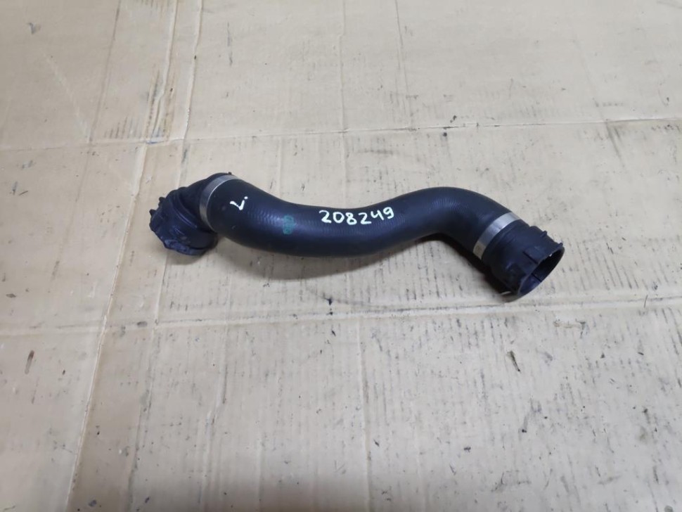 Патрубок радиатора MERCEDES-BENZ C-класс W205/S205/C205/A205 (2014 - 2018) фото 1 — Разборка Мерседес