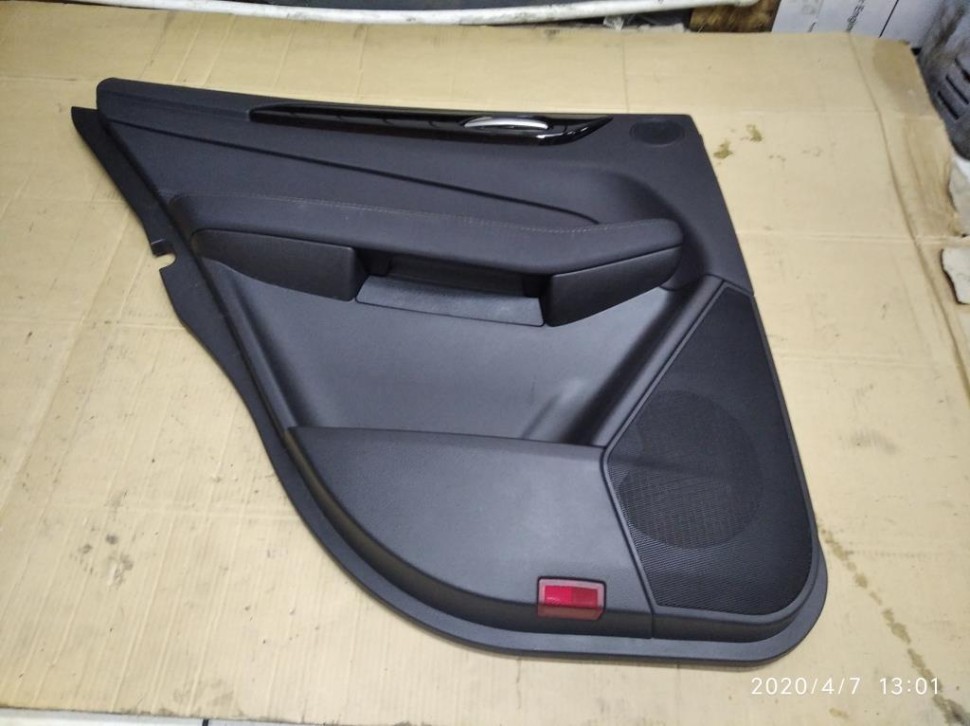 Карта двери задняя левая MERCEDES-BENZ GLE-класс W166 (2015 - 2018) фото 1 — Разборка Мерседес