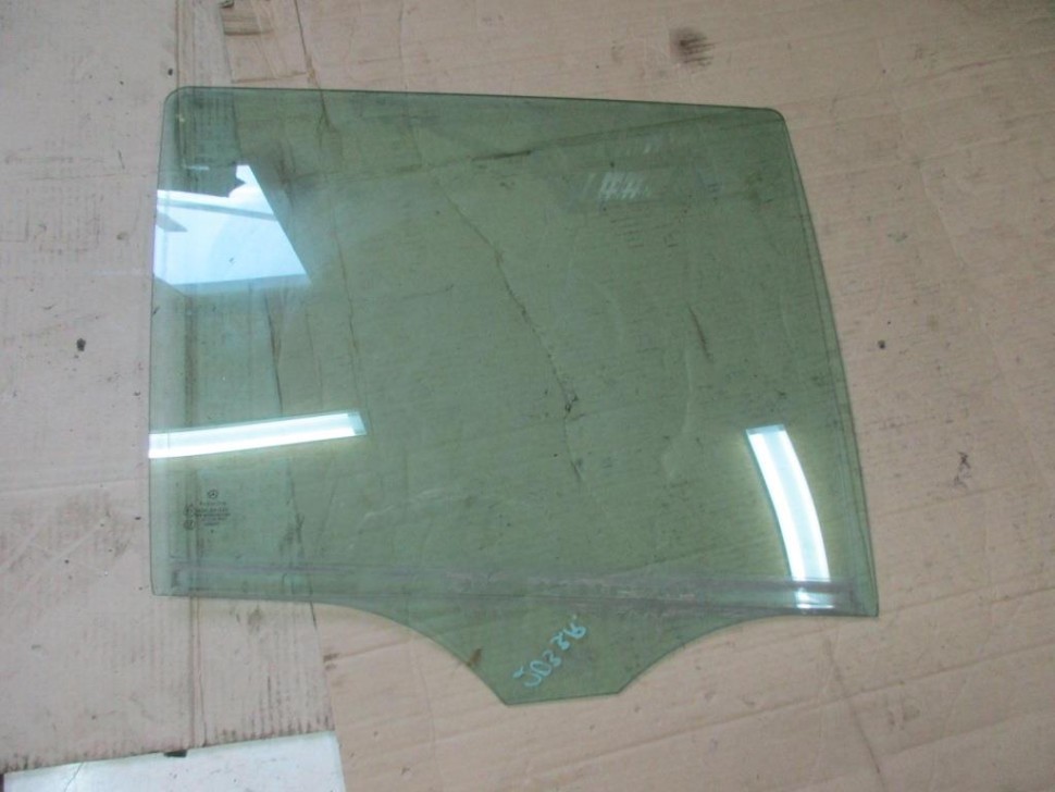 Стекло заднее правое MERCEDES-BENZ C-класс W203/S203/CL203 рестайлинг (2004 - 2008) фото 1 — Разборка Мерседес