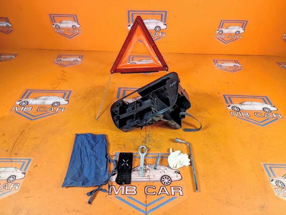 Набор инструментов MERCEDES-BENZ B-класс W245 (2005 - 2009) B 180 2.0 CDI CVT (109 л.с.) фото 1 &mdash; Разборка Мерседес