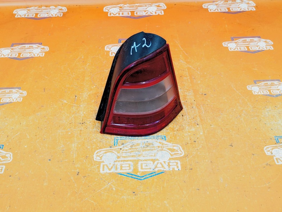 Фонарь задний правый MERCEDES-BENZ A-класс W168 (1997 - 2001) фото 1 &mdash; Разборка Мерседес