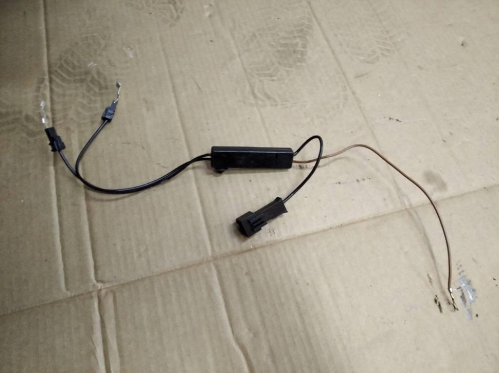 Антенна MERCEDES-BENZ C-класс W204/S204 (2006 - 2011) фото 1 — Разборка Мерседес