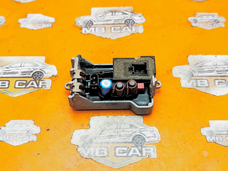 Реле моторчика печки MERCEDES-BENZ M-класс W163 (1997 - 2001) фото 1 &mdash; Разборка Мерседес