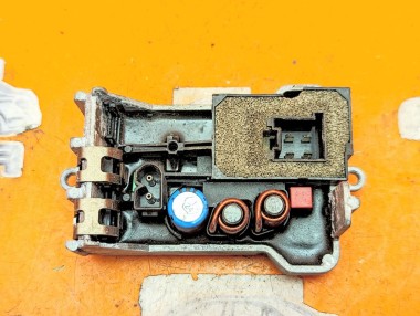 Реле моторчика печки MERCEDES-BENZ M-класс W163 (1997 - 2001) &mdash; Разборка Мерседес