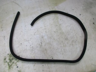 Уплотнитель дверного проема ( на кузове ) MERCEDES-BENZ CL-класс AMG C216 рестайлинг (2010 - 2014) — Разборка Мерседес