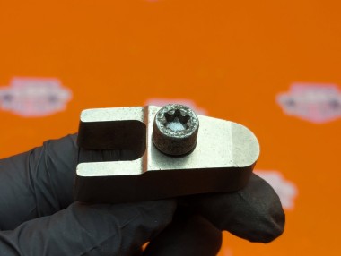 Кронштейн крепления форсунок MERCEDES-BENZ Sprinter W901-905 (1995 - 2006) &mdash; Разборка Мерседес