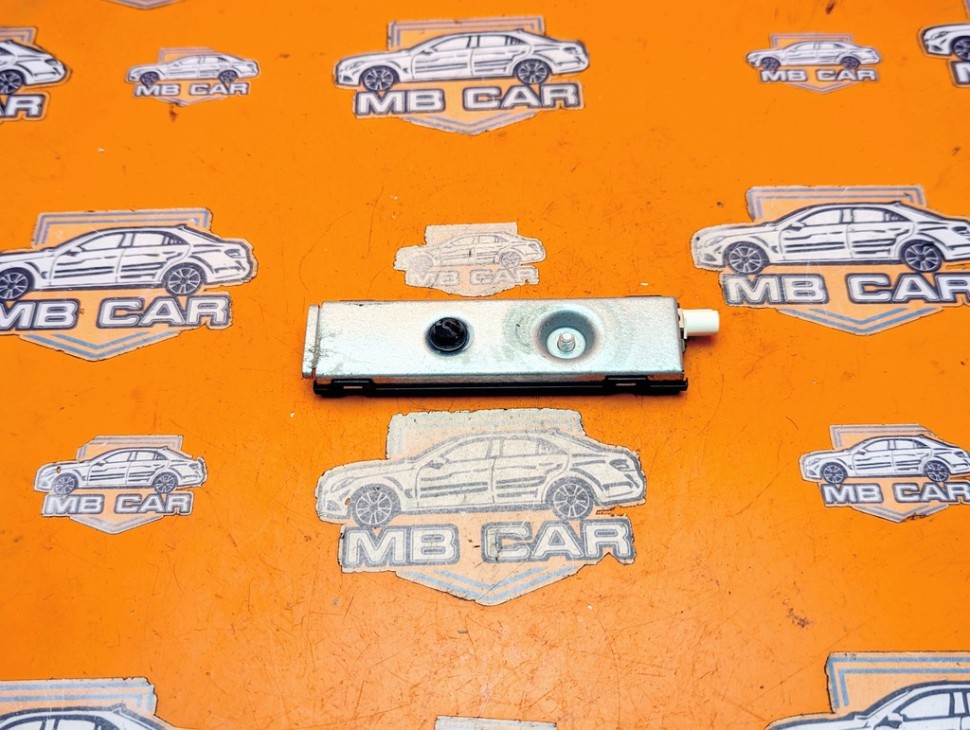 Усилитель антенны MERCEDES-BENZ C-класс W205/S205/C205/A205 (2014 - 2018) фото 1 — Разборка Мерседес