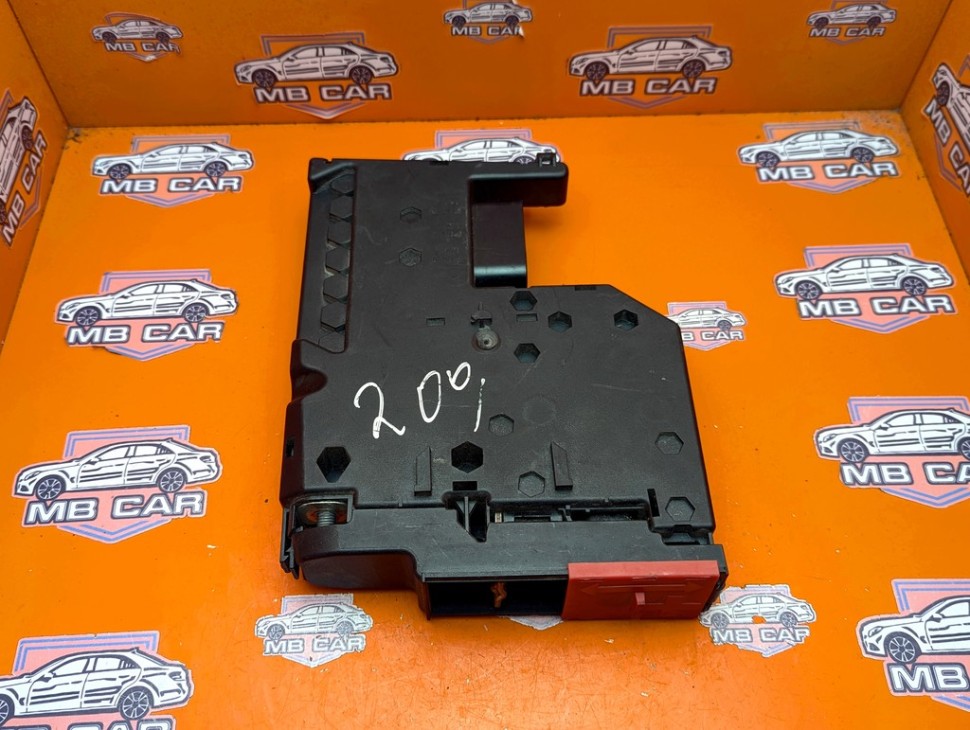 Блок предохранителей MERCEDES-BENZ C-класс W204/S204 (2006 - 2011) фото 1 — Разборка Мерседес