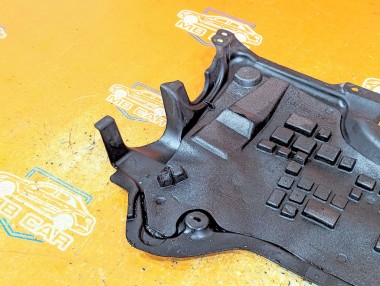 Защита двигателя MERCEDES-BENZ C-класс W204/S204 (2006 - 2011) — Разборка Мерседес