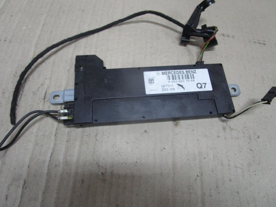 Усилитель антенны MERCEDES-BENZ C-класс W203/S203/CL203 рестайлинг (2004 - 2008) фото 1 — Разборка Мерседес