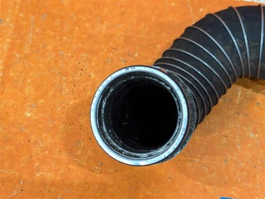 Патрубок интеркулера MERCEDES-BENZ C-класс W203/S203/CL203 (2000 - 2004) — Разборка Мерседес