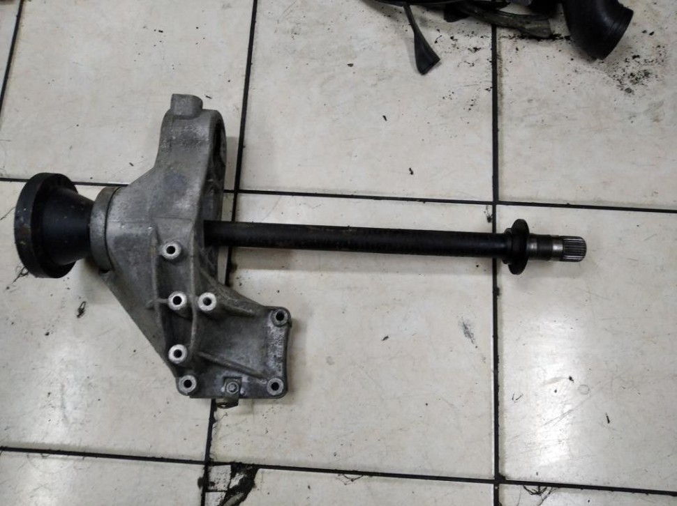 Вал промежуточный перед привода MERCEDES-BENZ Vito W638 (1996 - 2003) фото 1 — Разборка Мерседес