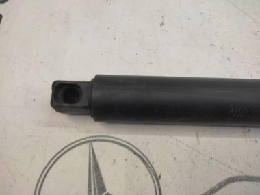 Амортизатор крышки багажника MERCEDES-BENZ GLE-класс W166 (2015 - 2018) — Разборка Мерседес