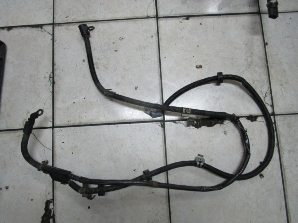 Провод стартера MERCEDES-BENZ C-класс W204/S204 (2006 - 2011) фото 1 — Разборка Мерседес