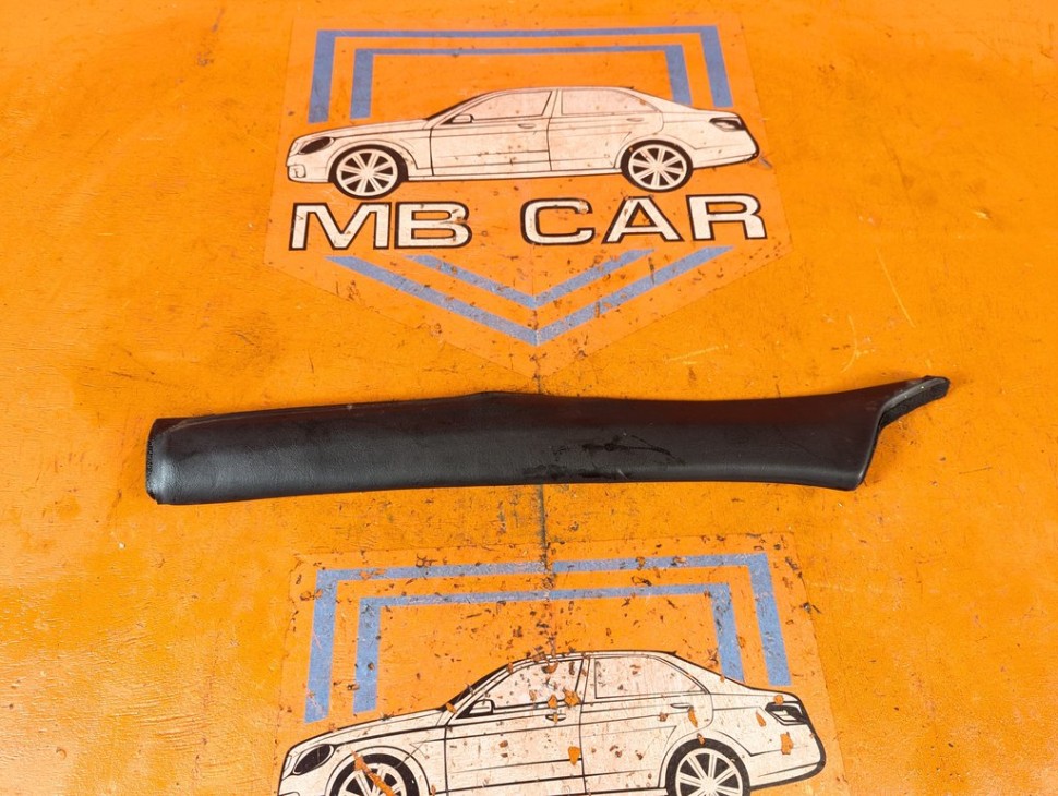 Накладка передней стойки MERCEDES-BENZ E-класс W124/S124/C124/A124 (1984 - 1997) E 300 CDI 3.0 AT (136 л.с.) фото 1 &mdash; Разборка Мерседес