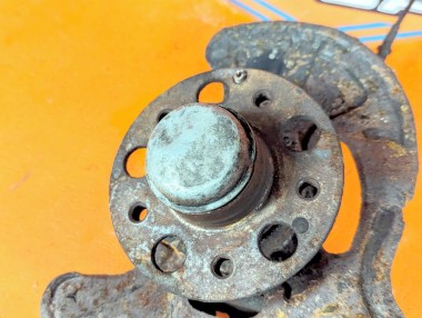 Кулак поворотный передний правый MERCEDES-BENZ C-класс W203/S203/CL203 рестайлинг (2004 - 2008) &mdash; Разборка Мерседес