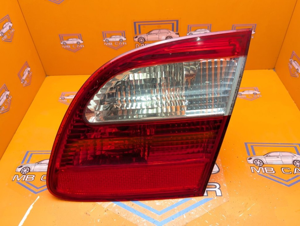 Фонарь крышки багажника MERCEDES-BENZ E-класс W211/S211 (2002 - 2006) фото 1 &mdash; Разборка Мерседес