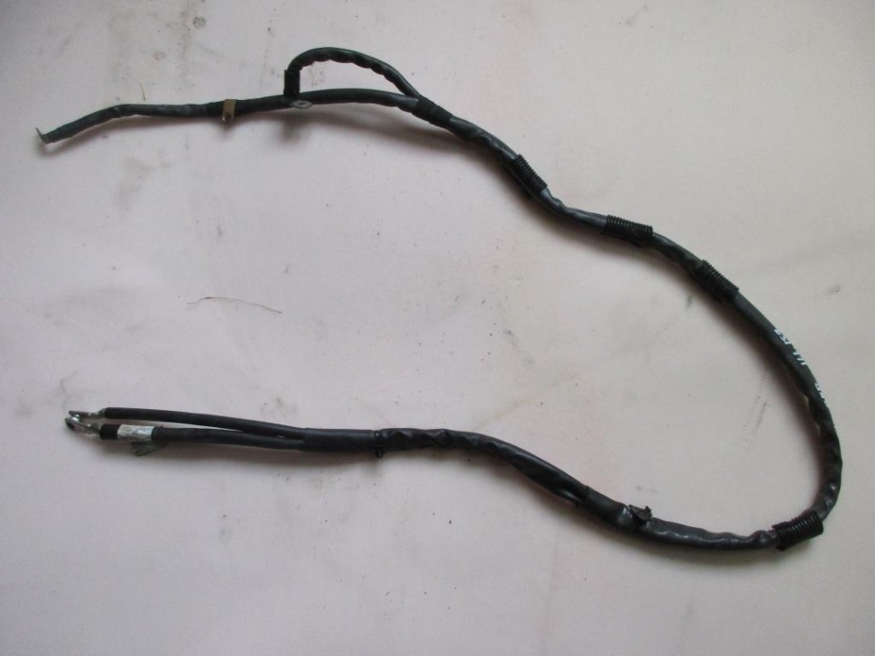 Провод стартера MERCEDES-BENZ M-класс AMG W166 (2011 - 2015) фото 1 — Разборка Мерседес