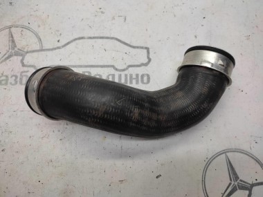 Патрубок интеркулера MERCEDES-BENZ CLK-класс C209/A209 (2002 - 2005) — Разборка Мерседес