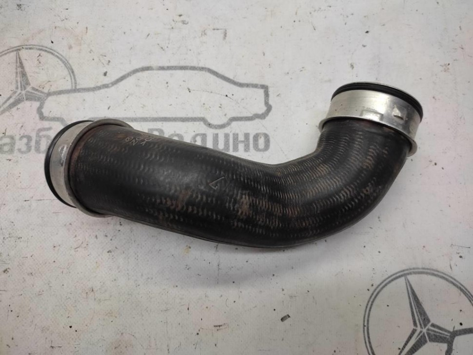 Патрубок интеркулера MERCEDES-BENZ CLK-класс C209/A209 (2002 - 2005) фото 1 — Разборка Мерседес