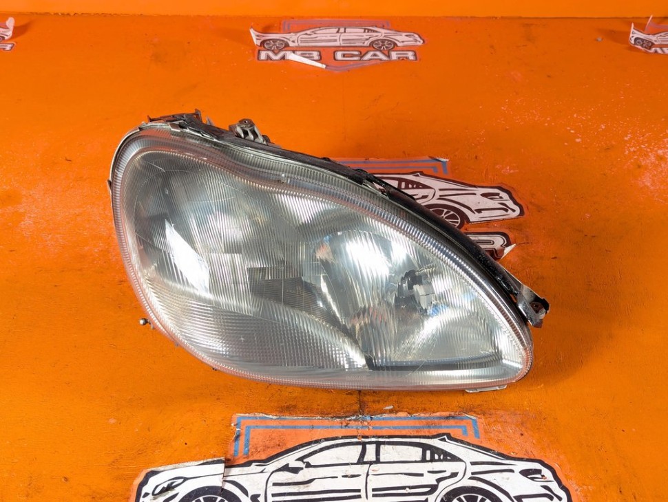 Фара правая MERCEDES-BENZ S-класс W220 (1998 - 2005) фото 1 &mdash; Разборка Мерседес