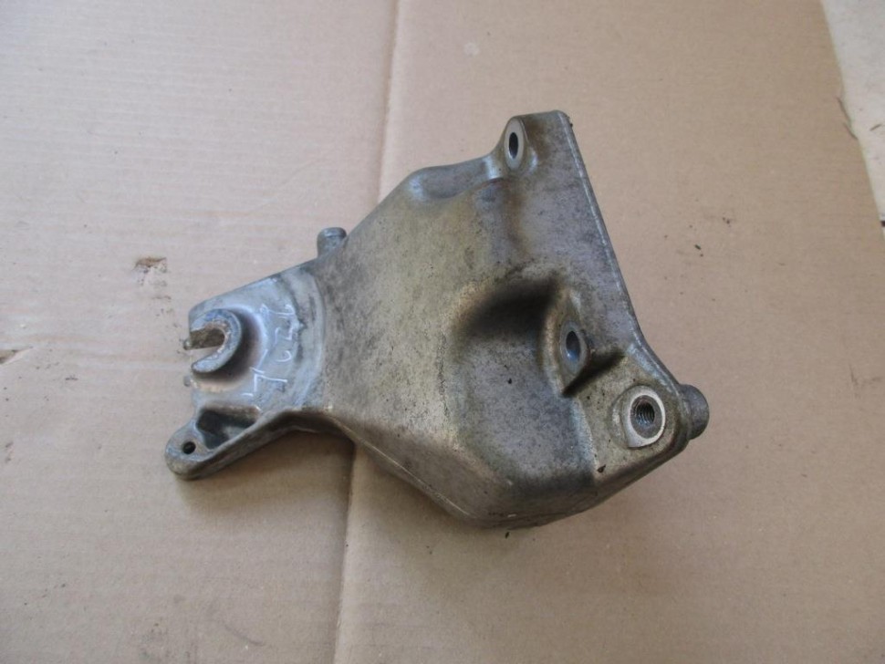 Лапа левая MERCEDES-BENZ C-класс W204/S204 (2006 - 2011) фото 1 — Разборка Мерседес