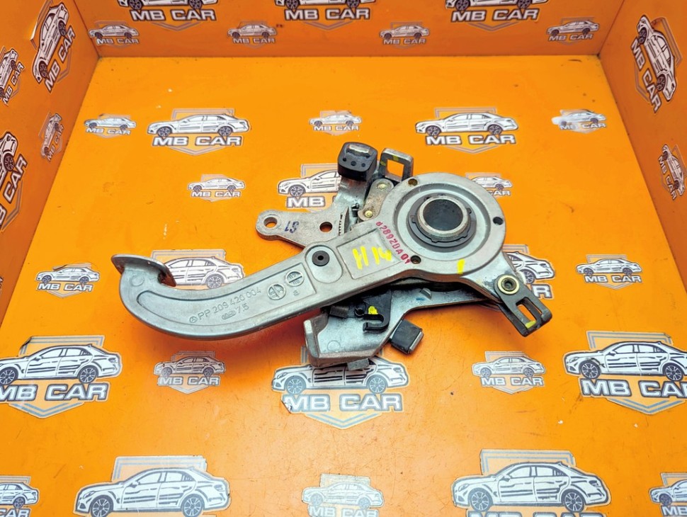 Педаль ручника MERCEDES-BENZ E-класс AMG W211/S211 (2002 - 2006) фото 1 — Разборка Мерседес