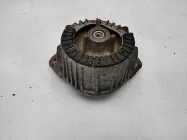 Опора двигателя MERCEDES-BENZ E-класс W212/S212/C207/A207 (2009 - 2013) — Разборка Мерседес