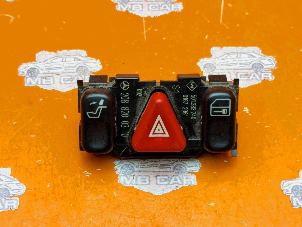 Кнопка аварийной сигнализации MERCEDES-BENZ E-класс W210/S210 (1995 - 1999) фото 1 — Разборка Мерседес