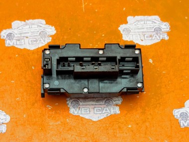 Кнопка аварийной сигнализации MERCEDES-BENZ E-класс W210/S210 (1995 - 1999) — Разборка Мерседес