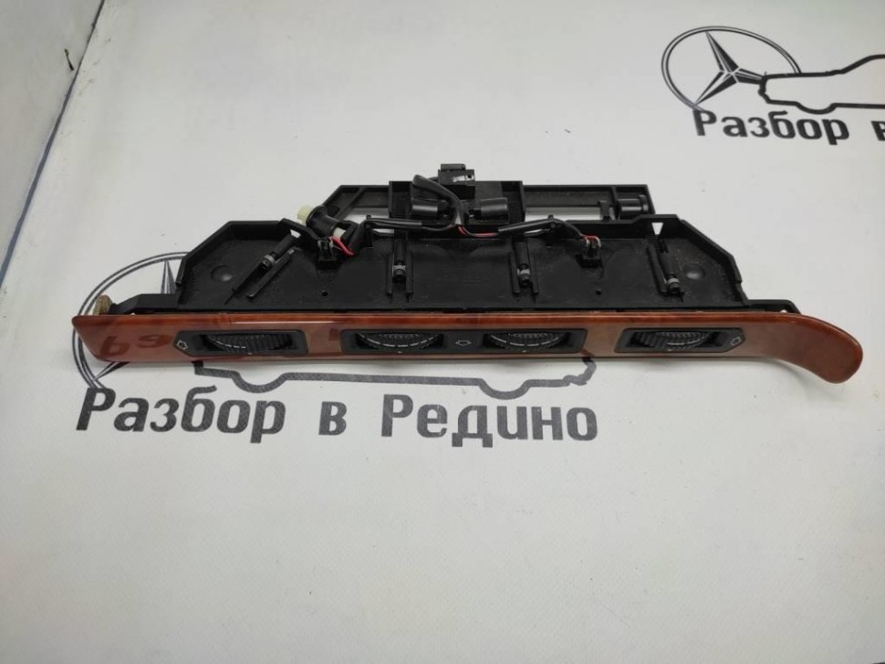 Панель управления климатом MERCEDES-BENZ S-класс W140 (1991 - 1998) фото 1 — Разборка Мерседес